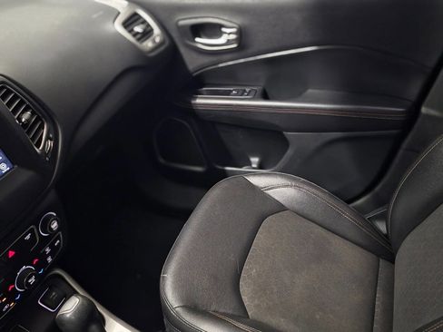 Used 2020 Jeep Compass Latitude w/ Popular Equipment Group image 17