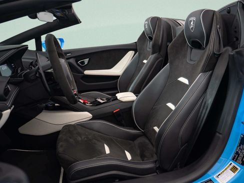 Used 2024 Lamborghini Huracan EVO AWD/4WD image 30