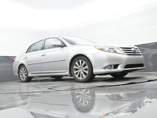 Used 2011 Toyota Avalon Limited FWD image 9