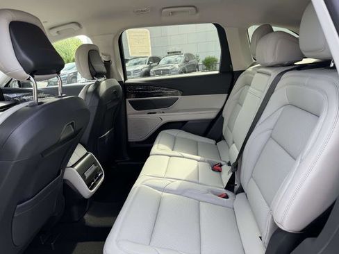 New 2026 Lincoln Nautilus Premier AWD/4WD image 9