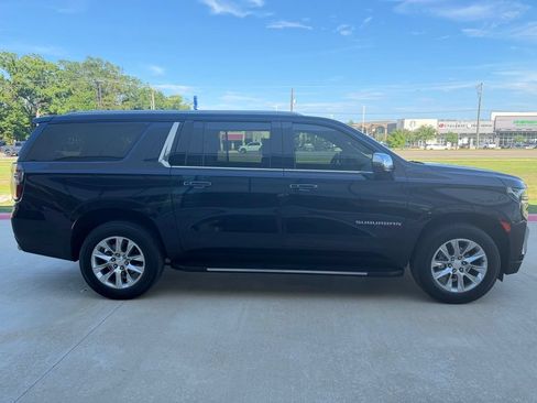 Used 2023 Chevrolet Suburban Premier AWD/4WD image 6