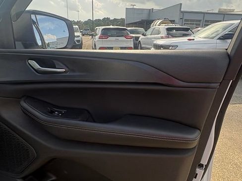 Used 2024 Jeep Grand Cherokee Laredo X w/ Luxury Tech Group I RWD image 7