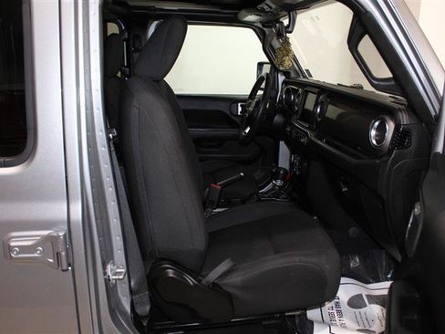 Used 2019 Jeep Wrangler Unlimited Sahara AWD/4WD image 28