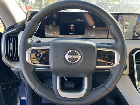 Certified 2025 Nissan Armada Platinum image 7