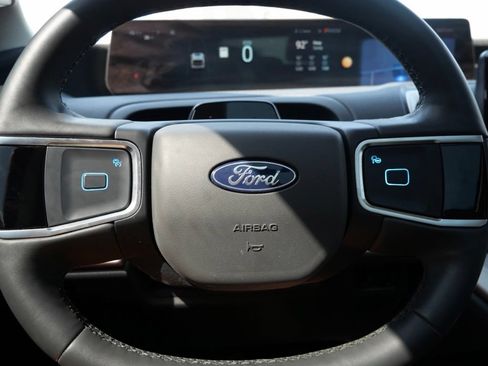 Used 2025 Ford Expedition Active AWD/4WD image 23
