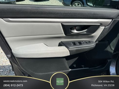 Used 2017 Honda CR-V LX image 17