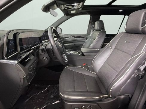 Used 2023 Cadillac Escalade Sport w/ LPO, ONYX Package AWD/4WD image 17