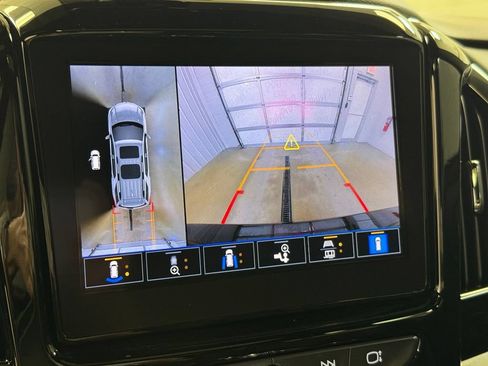 Used 2023 Chevrolet Traverse High Country AWD/4WD image 51