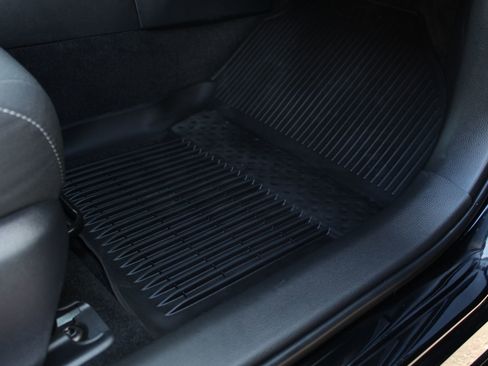 Used 2025 Toyota Corolla SE image 20