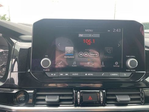 Used 2025 Nissan Pathfinder SV AWD/4WD image 25