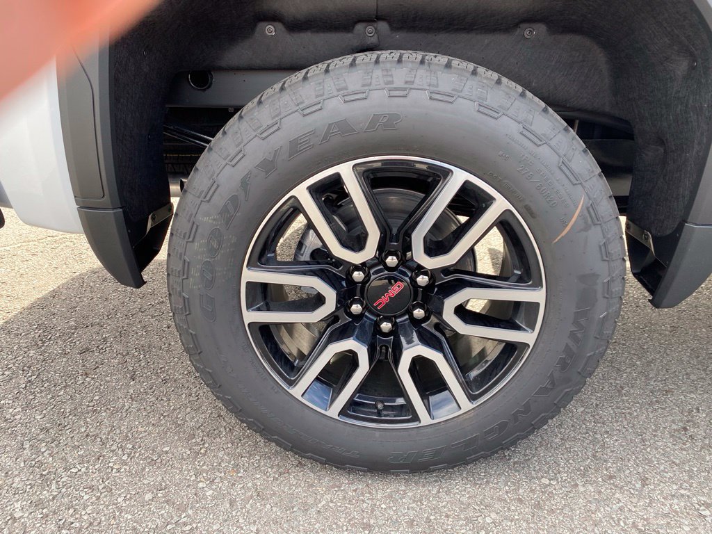 New 2026 GMC Sierra 1500 AT4 w/ AT4 Premium Package AWD/4WD image 9