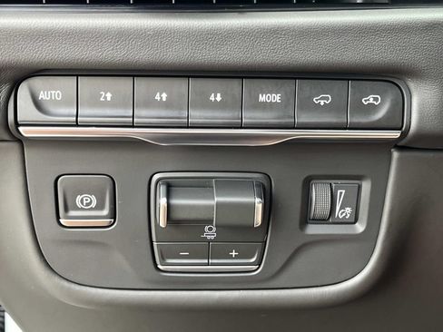 Used 2026 Cadillac Escalade Platinum Sport w/ LPO, ONYX Package AWD/4WD image 43