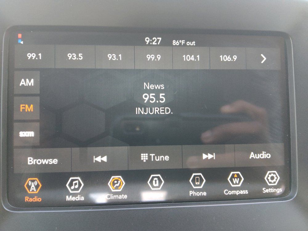 Used 2020 Jeep Cherokee Latitude Plus FWD image 25