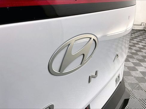 Used 2025 Hyundai Kona SEL FWD image 7