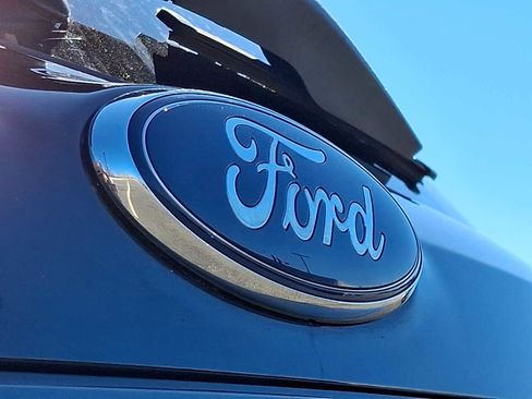 Used 2017 Ford Explorer XLT w/ Equipment Group 202A image 34