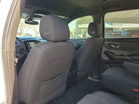 Used 2023 Chevrolet Traverse LT image 12