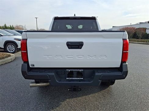 Used 2025 Toyota Tacoma SR image 5