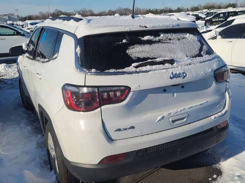 Used 2022 Jeep Compass Latitude AWD/4WD image 4