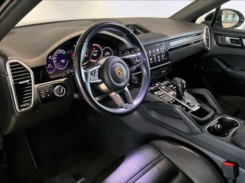 Used 2023 Porsche Cayenne Platinum Edition image 7