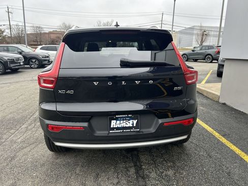 Certified 2025 Volvo XC40 B5 Plus w/ Climate Package image 7