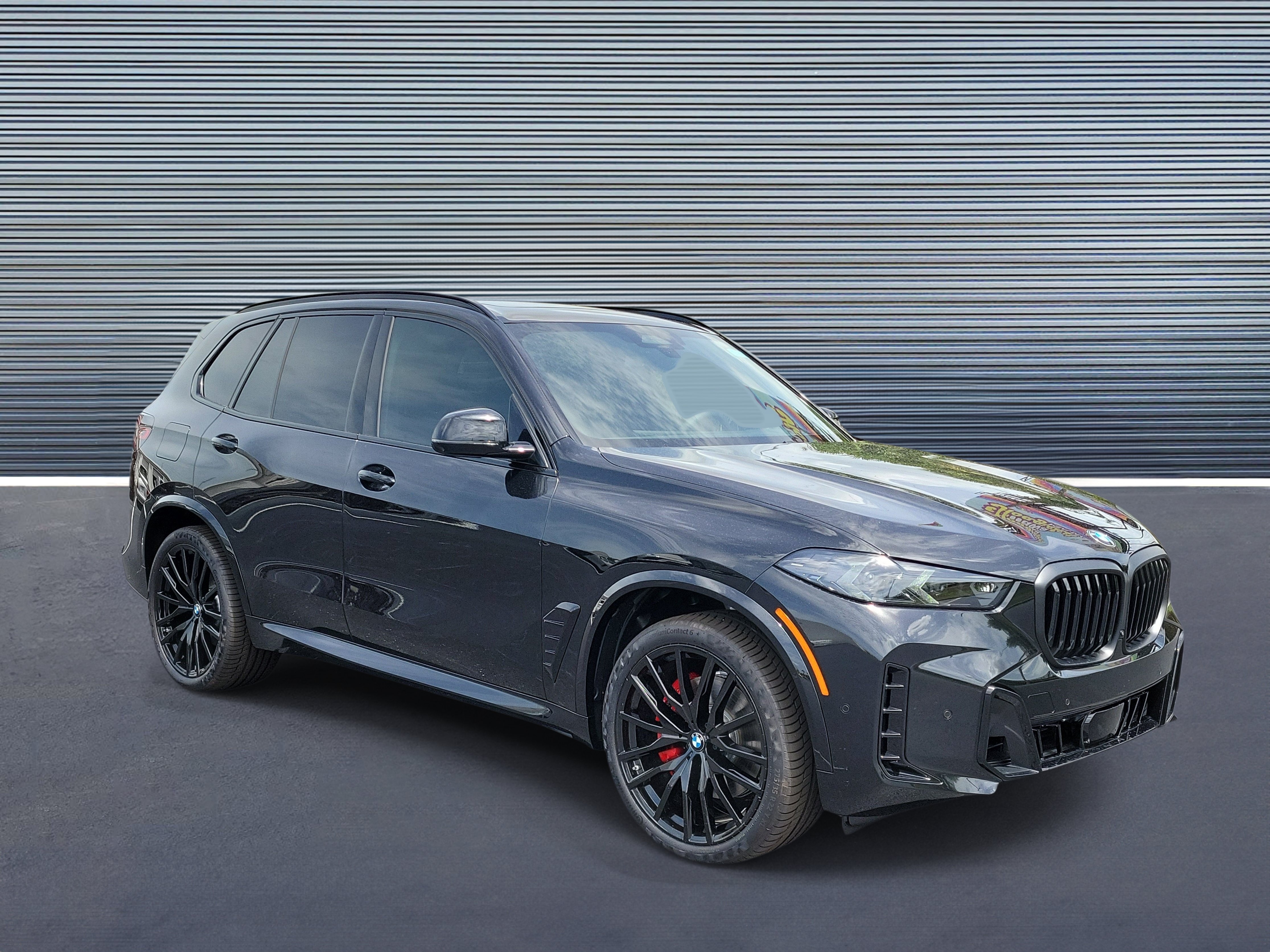 New 2026 BMW X5 xDrive40i w/ M Sport Package AWD/4WD image 2
