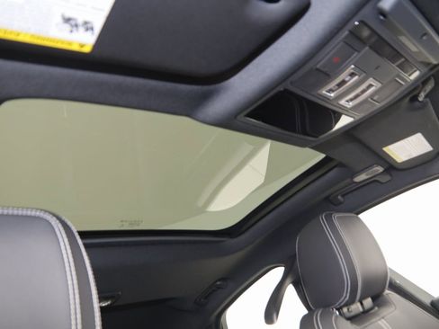 Used 2024 Jaguar XF R-Dynamic SE image 11