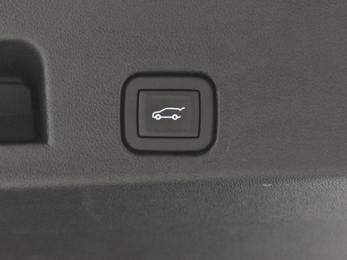 Used 2025 GMC Acadia Elevation image 31