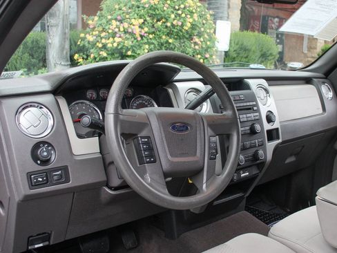 Used 2010 Ford F150 XLT image 17