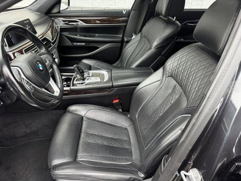 Used 2016 BMW 750i 750i w/ M Sport Package image 7