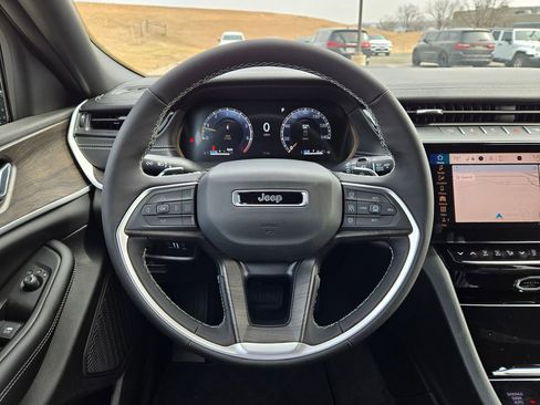 New 2026 Jeep Grand Cherokee L 4WD image 17