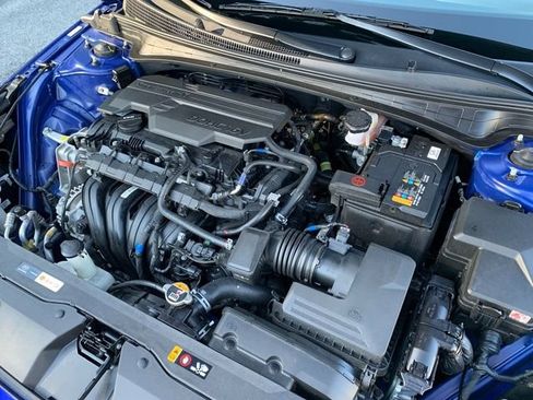 Used 2023 Hyundai Elantra Limited w/ Preferred Accessory Package FWD image 27