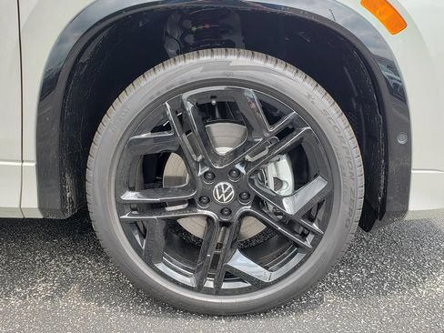 New 2026 Volkswagen Tiguan SE R-Line AWD/4WD image 12