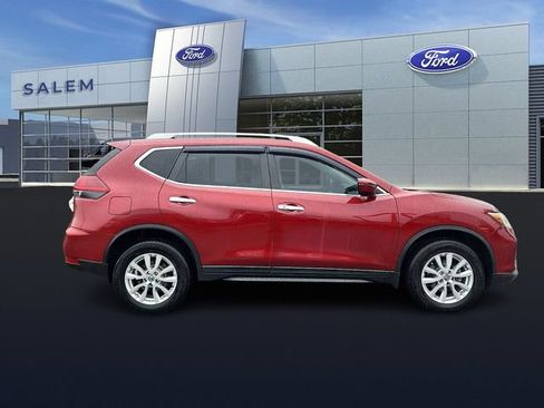 Used 2020 Nissan Rogue SV AWD/4WD image 2