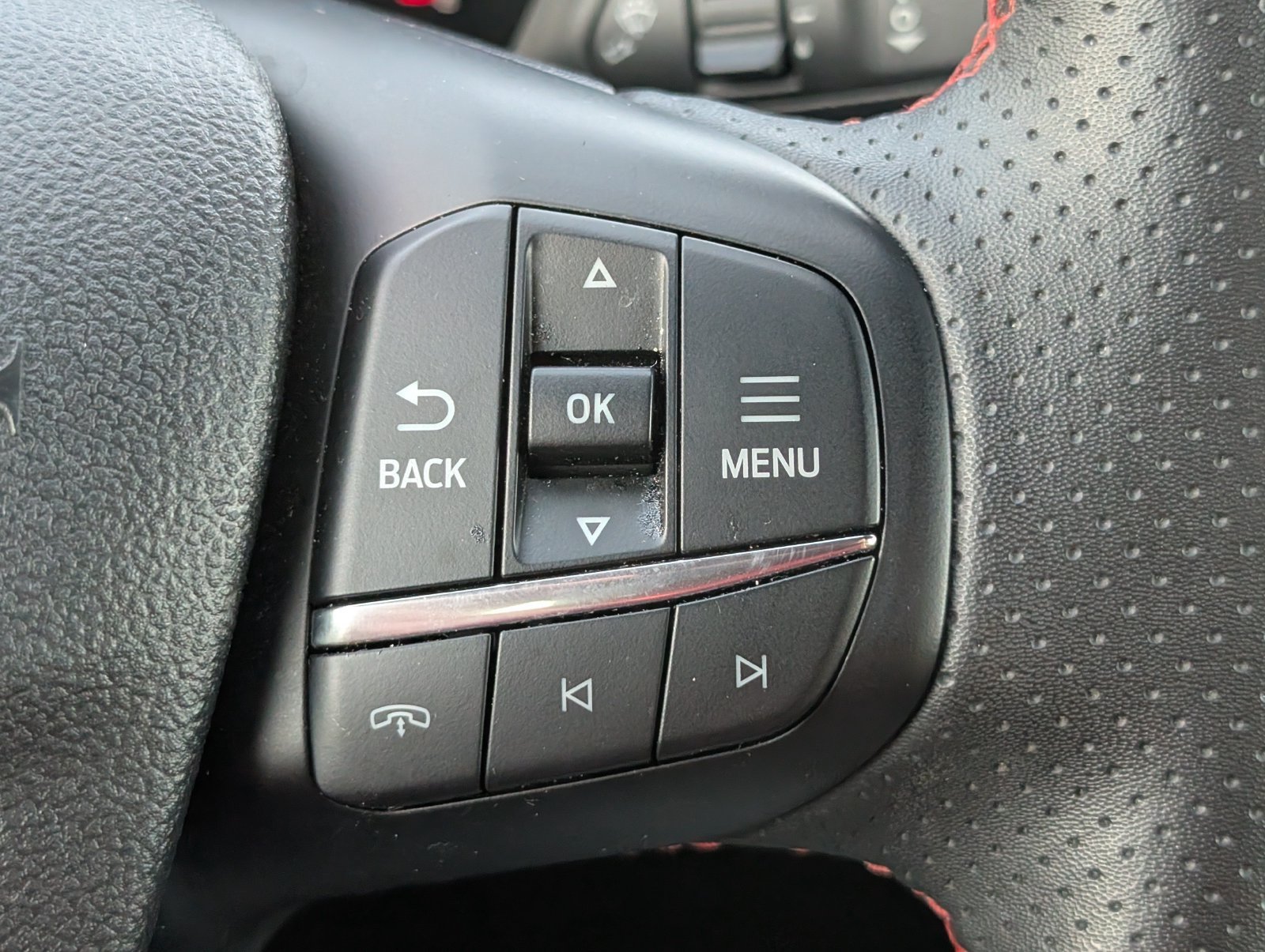 Used 2025 Ford Escape ST-Line Select AWD/4WD image 24