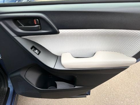 Used 2017 Subaru Forester 2.5i AWD/4WD image 19
