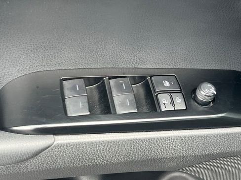 Used 2025 Toyota Camry SE FWD image 18