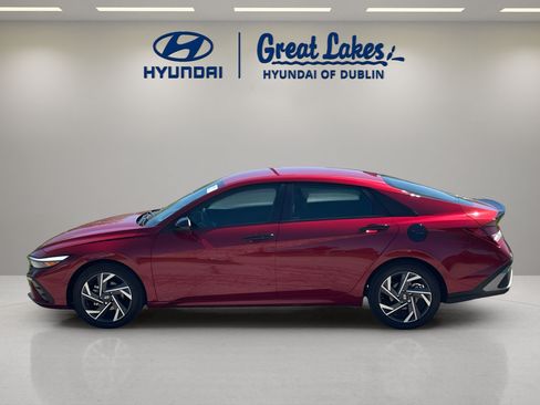 Certified 2025 Hyundai Elantra Sport FWD image 2