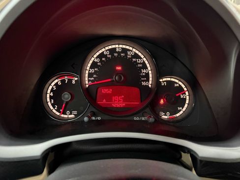Used 2013 Volkswagen Beetle 2.0T FWD image 21