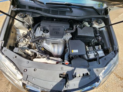 Used 2016 Toyota Camry SE FWD image 13