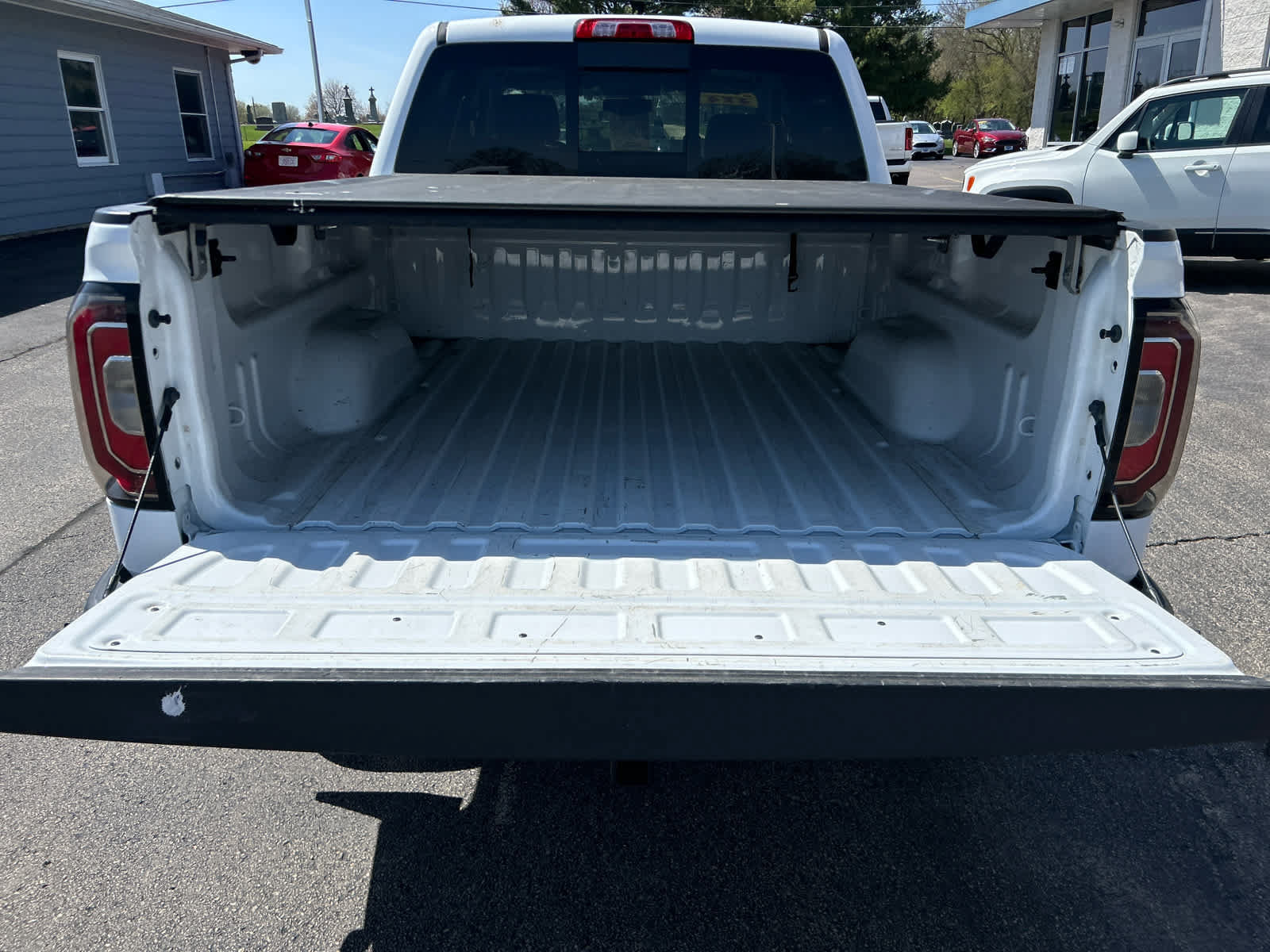 Used 2018 GMC Sierra 1500 SLT w/ SLT Premium Package AWD/4WD image 27