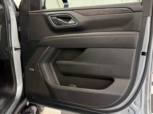 Used 2024 Chevrolet Suburban Z71 w/ Luxury Package image 24
