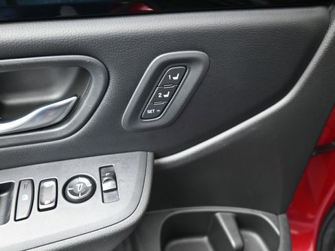 Used 2024 Honda Pilot Touring image 15