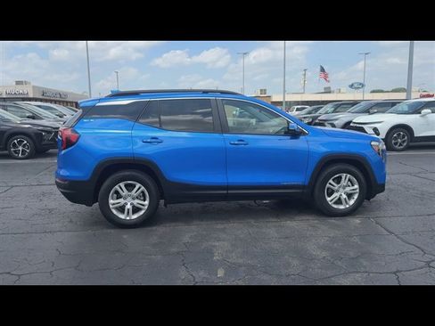 Certified 2024 GMC Terrain SLE w/ Driver Convenience Package FWD image 9