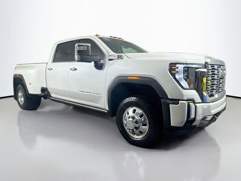 Used 2024 GMC Sierra 3500 Denali w/ Denali Reserve Package image 3