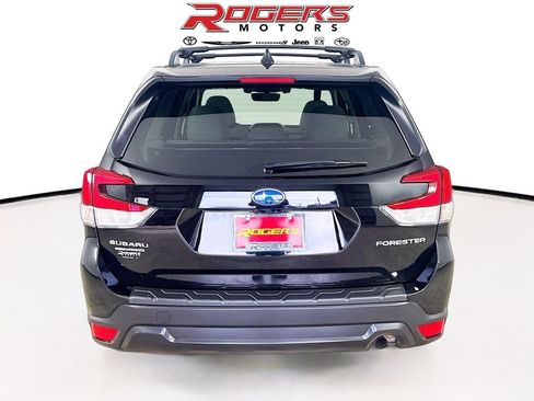 Used 2020 Subaru Forester Premium image 7