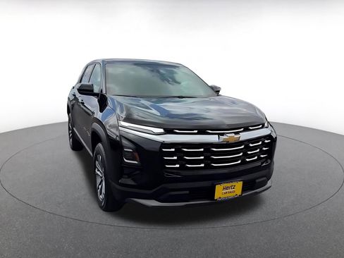 Used 2025 Chevrolet Equinox LT image 3