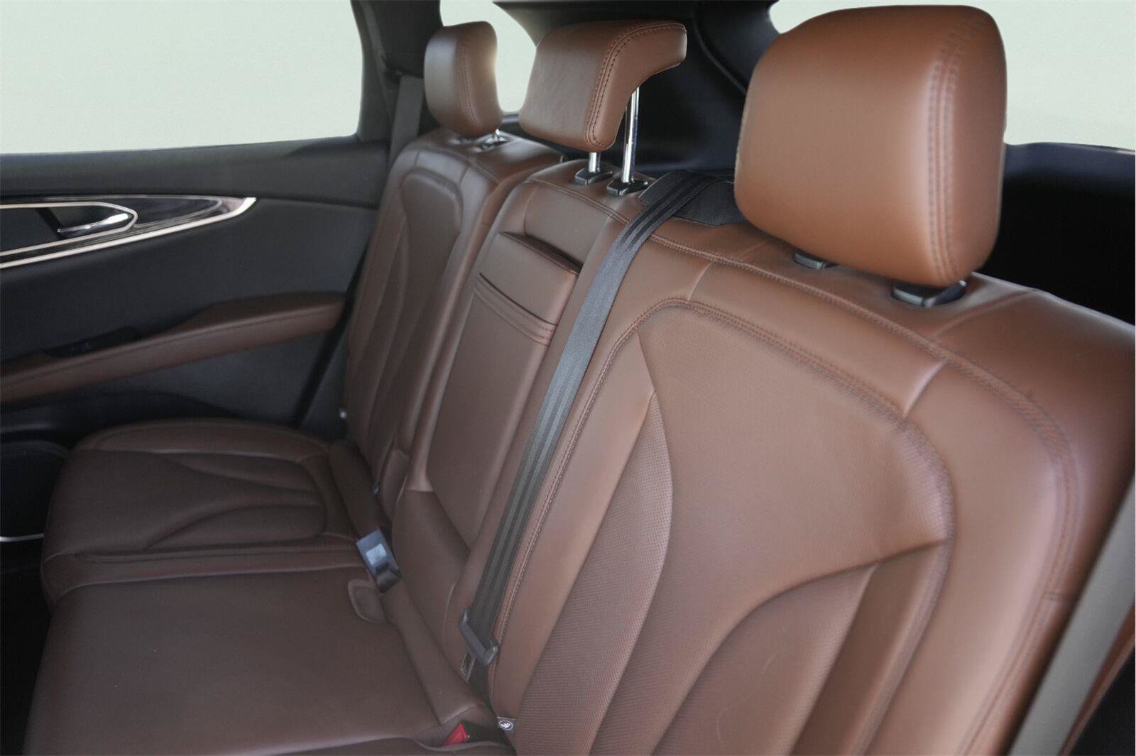 Used 2022 Lincoln Nautilus Reserve w/ Luxury Package FWD image 14