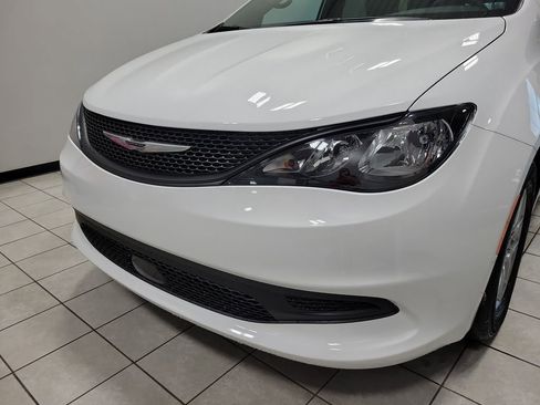 New 2026 Chrysler Voyager LX image 26