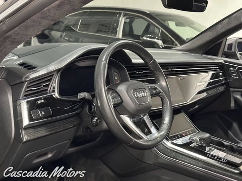 Used 2019 Audi Q8 Prestige w/ Luxury Package AWD/4WD image 15