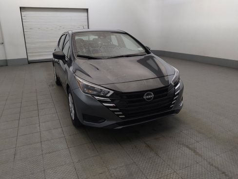 Used 2025 Nissan Versa S FWD image 14